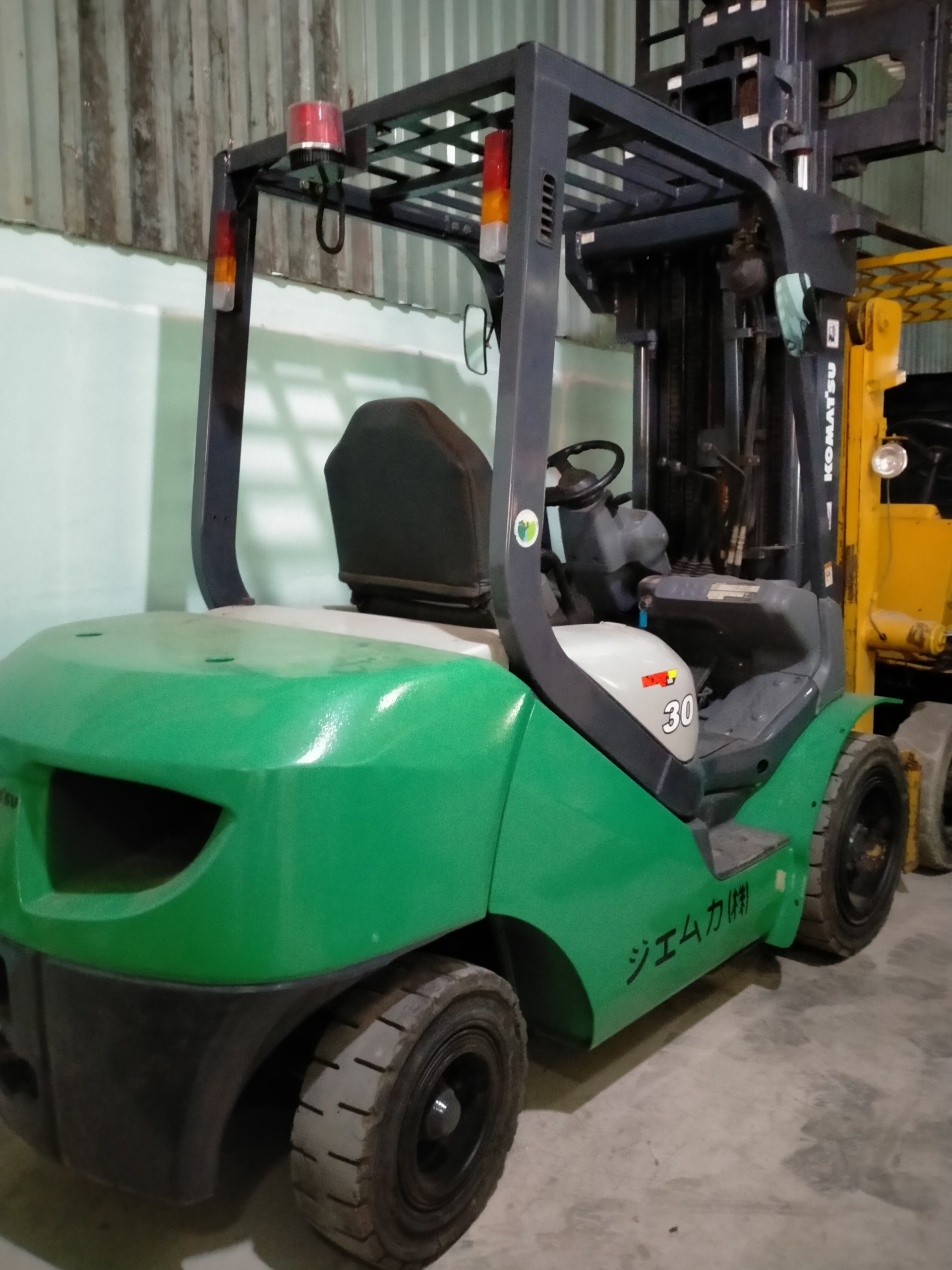 Xe nâng komatsu 3 tấn cao nâng 6 mét.jpg (612 KB)